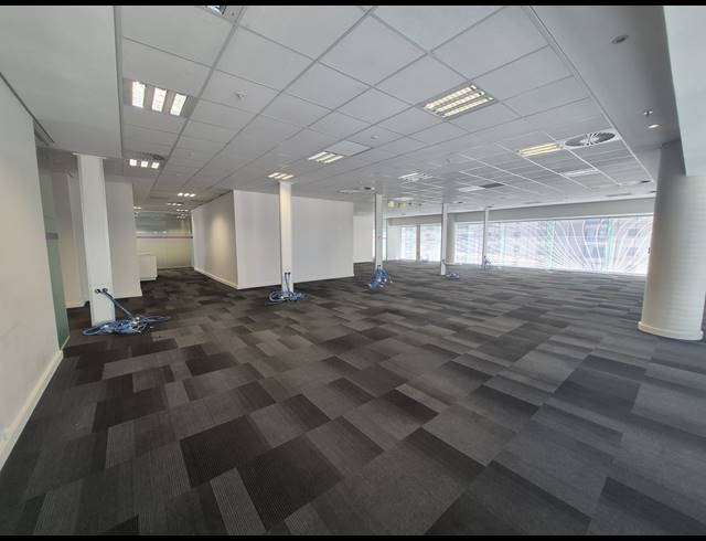 1,418M² OFFICE TO LET IN SANDTON CENTRAL